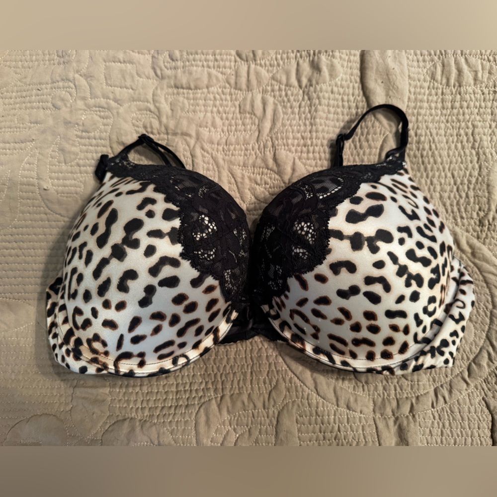 Victoria Secret Bombshell Plunge Bra